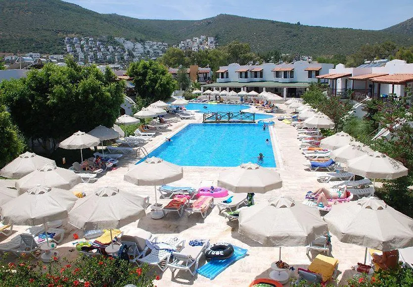 Izer Hotel Beach Club Torba