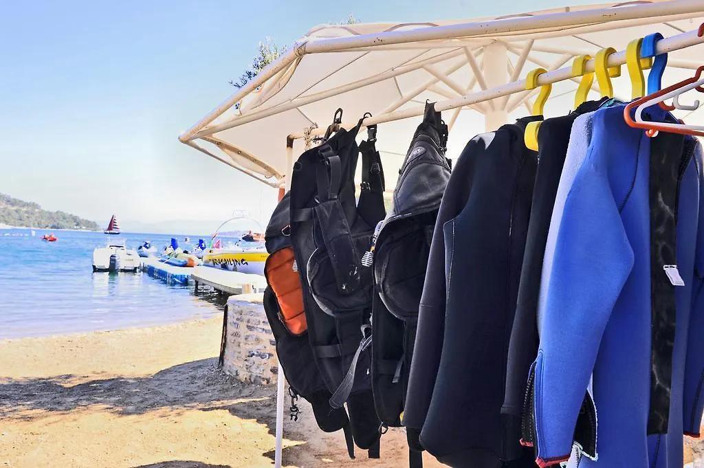 Izer Hotel Beach Club Torba 4*,