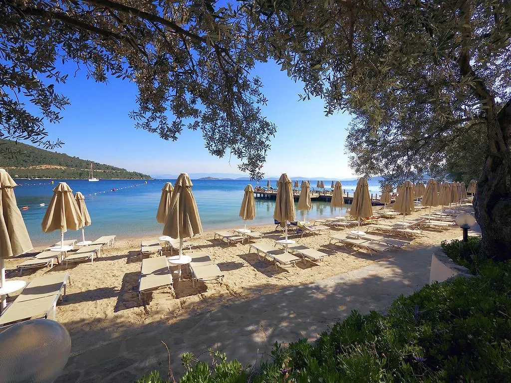 Izer Hotel Beach Club Torba