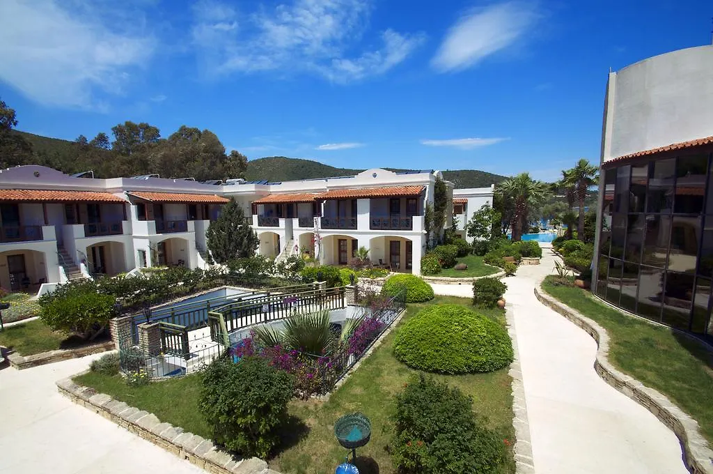 Izer Hotel Beach Club Torba 4*,