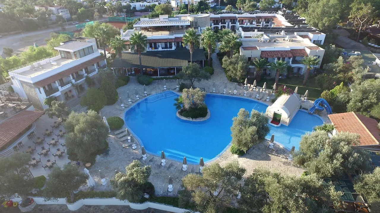 Izer Hotel Beach Club Torba