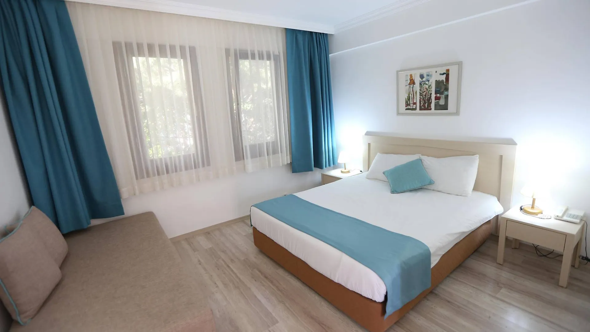 Izer Hotel Beach Club Torba 4*,