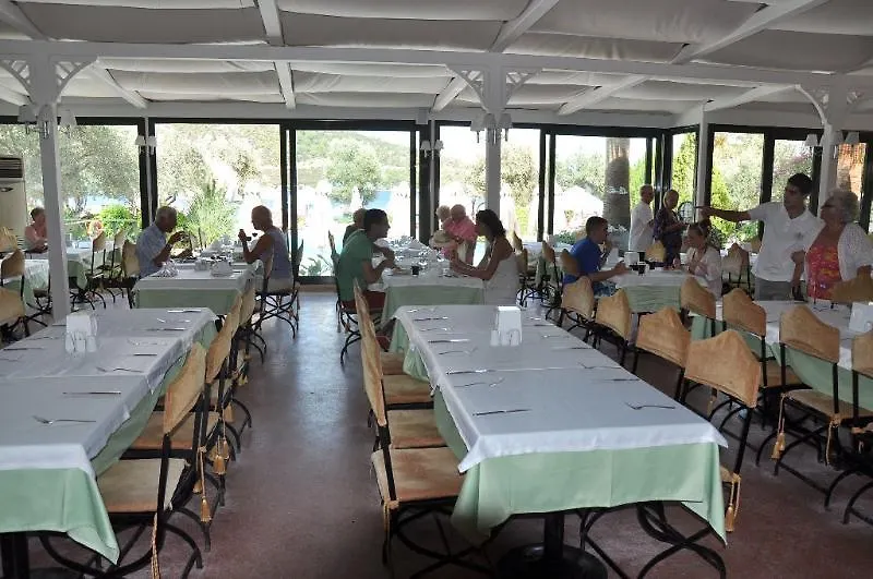 Izer Hotel Beach Club Torba Resort